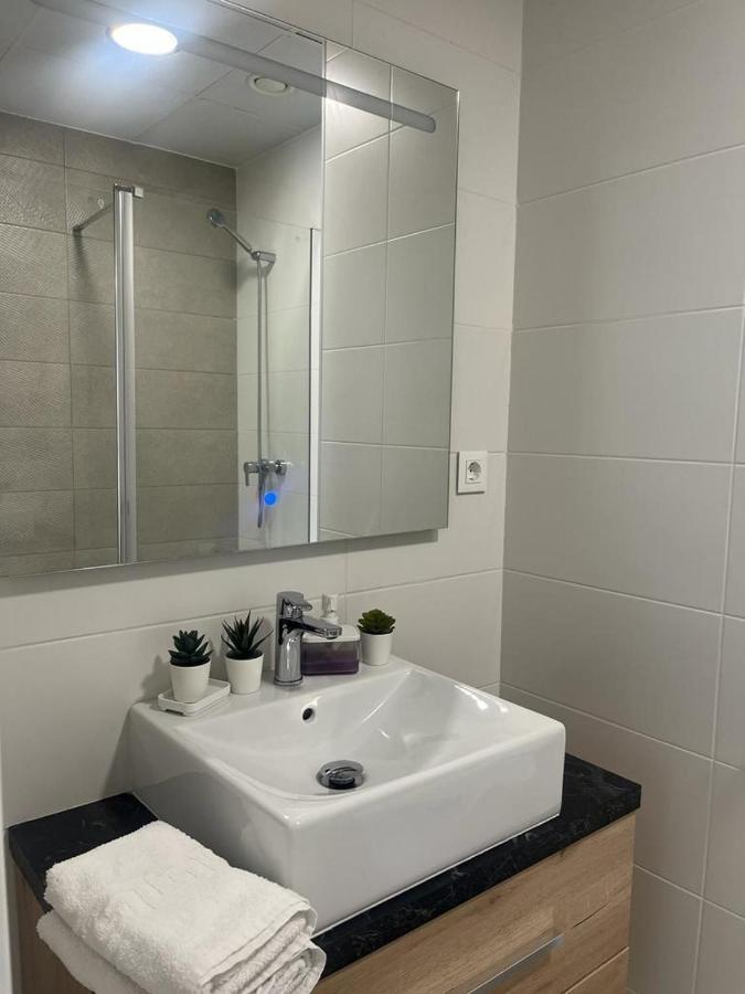 Love Rent4 Malaga Loft מראה חיצוני תמונה